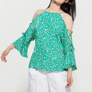 NWT Laundry By Shelli Segal Cold Shoulder Lace Up